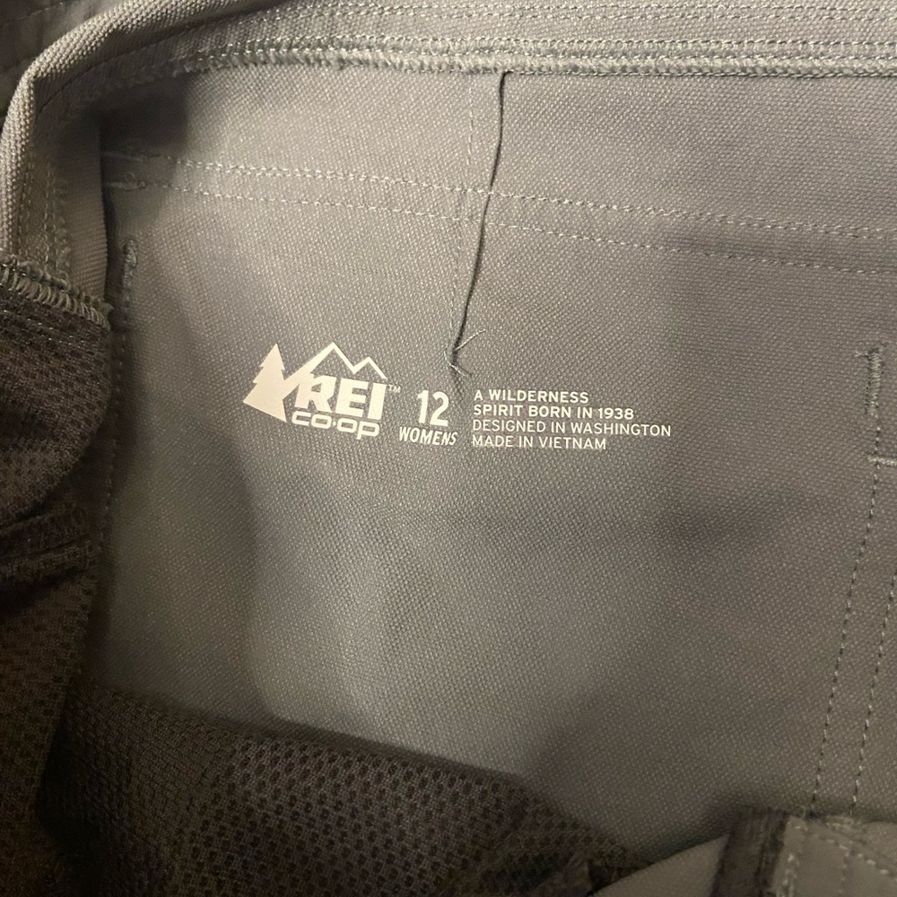 REI Co-Op Screeline Pants in Grey Size 12 *altered‎ to capri length* - Picture 6 of 12